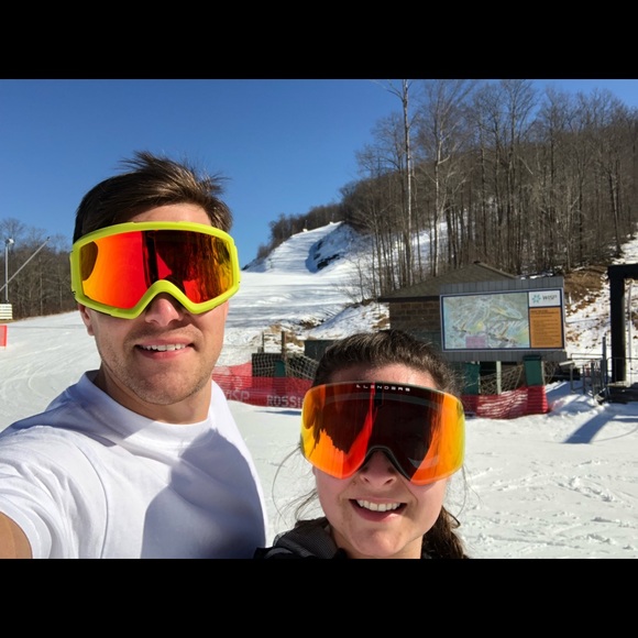 Meet your Posher, Ashlee - Picture 3 of 3